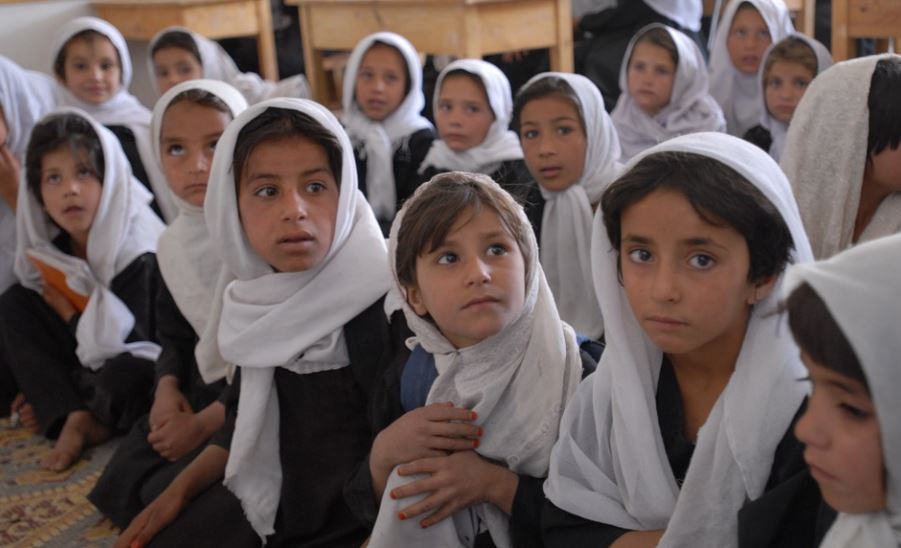 DA SE ISPRAVI TRAGIČNA ODLUKA! Ujedinjene nacije pozivaju talibane da ponovo otvore škole za devojčice