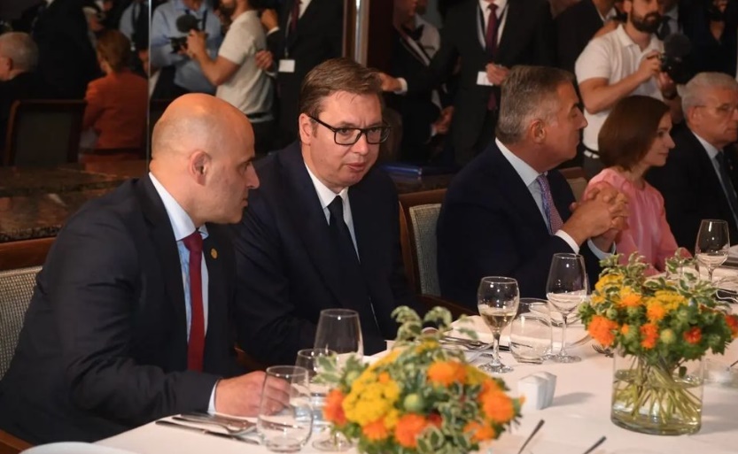 PREDSEDNIK DOPUTOVAO U SOLUN Aleksandar Vučić prisustvuje radnoj večeri na Samitu Procesa saradnje u jugoistocnoj Evropi! (FOTO)