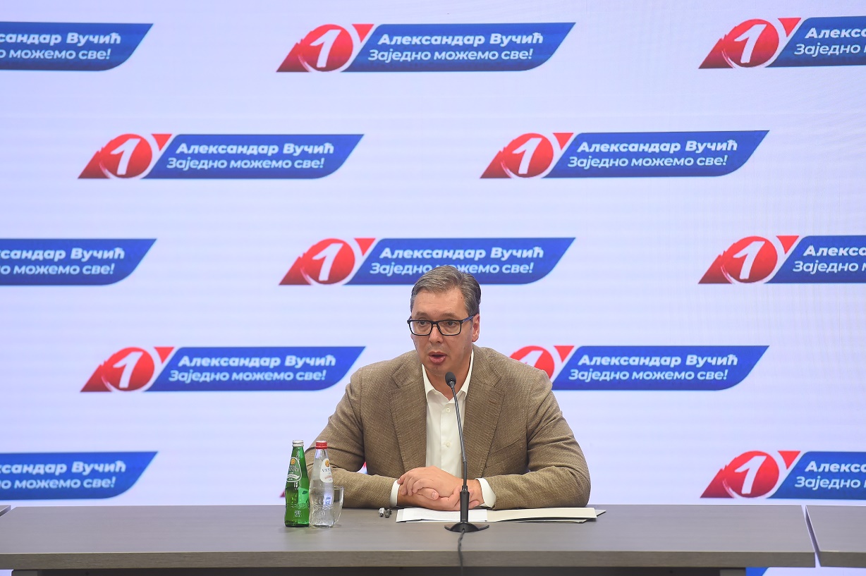 Predsednik Vučić o teškim okolnostima:"Važno da imamo vladu ozbiljnih