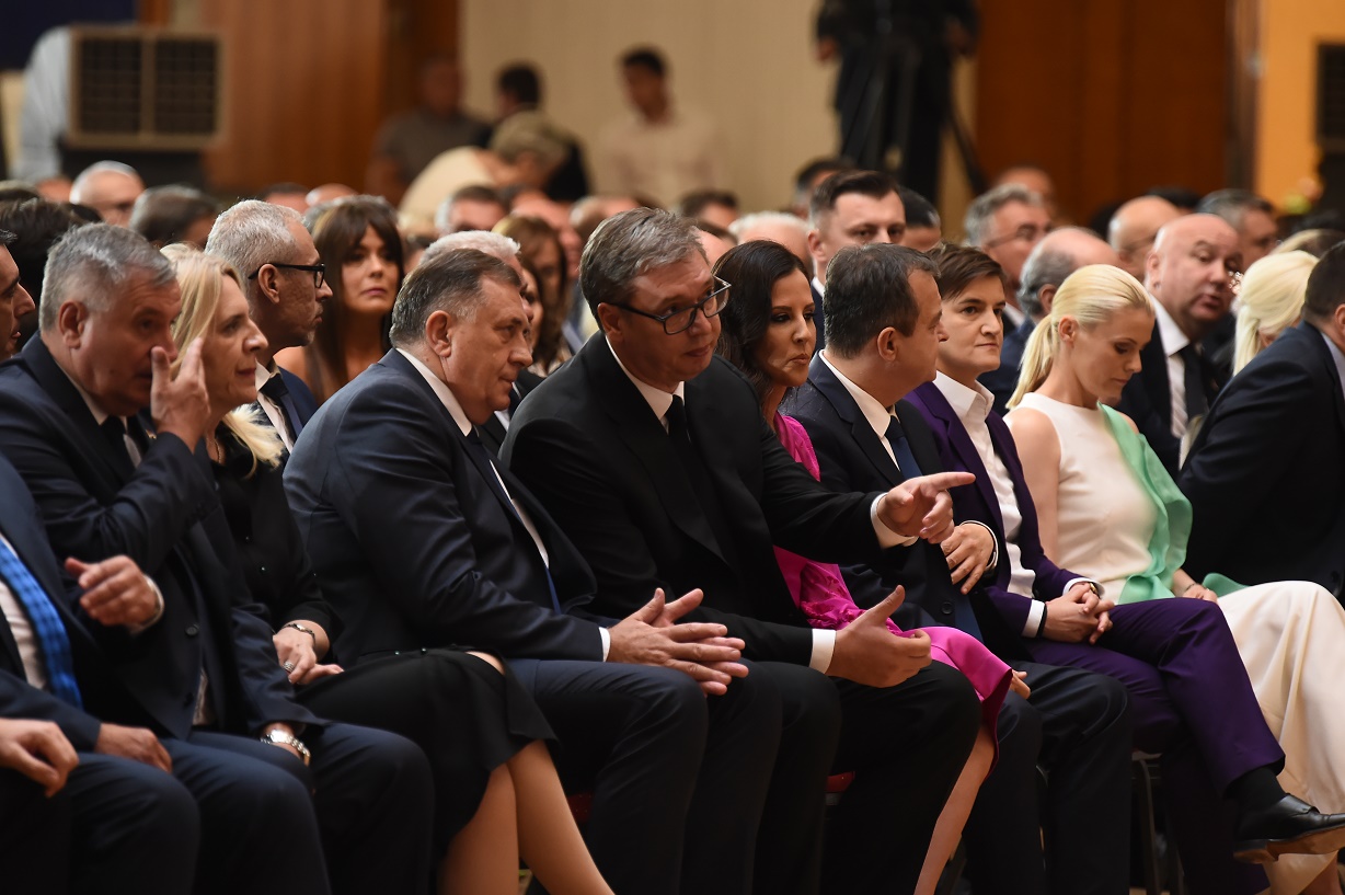 SNAŽNE REČI NA VIDOVDAN Predsednik Vučić poručio je:"Kada se javno odričem velike kuraži neće je biti manje od onoga što su nas preci zadužili!"(VIDEO)