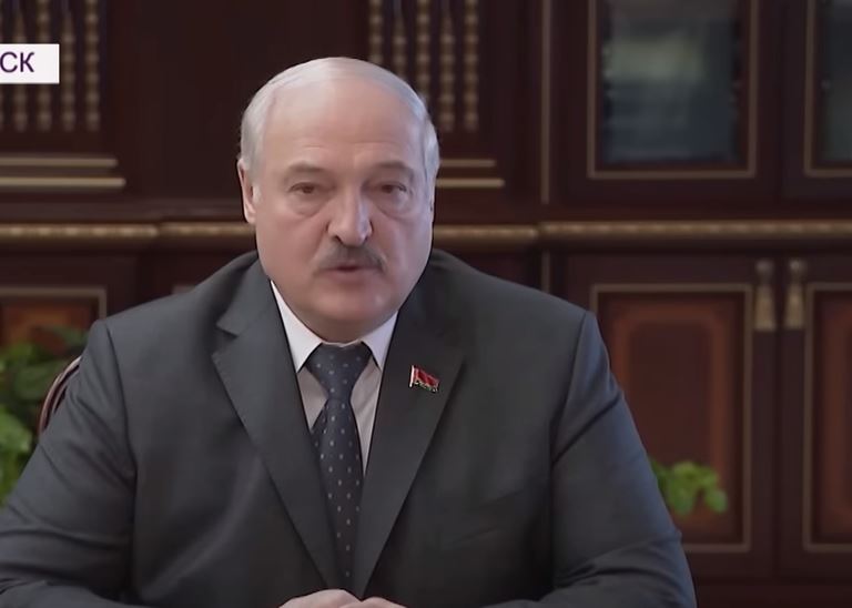 Predsednik Belorusije Aleksandar Lukašenko upozorio je Ukrajinu i Zapad da ne sateraju njenog saveznika Rusiju u ćošak!