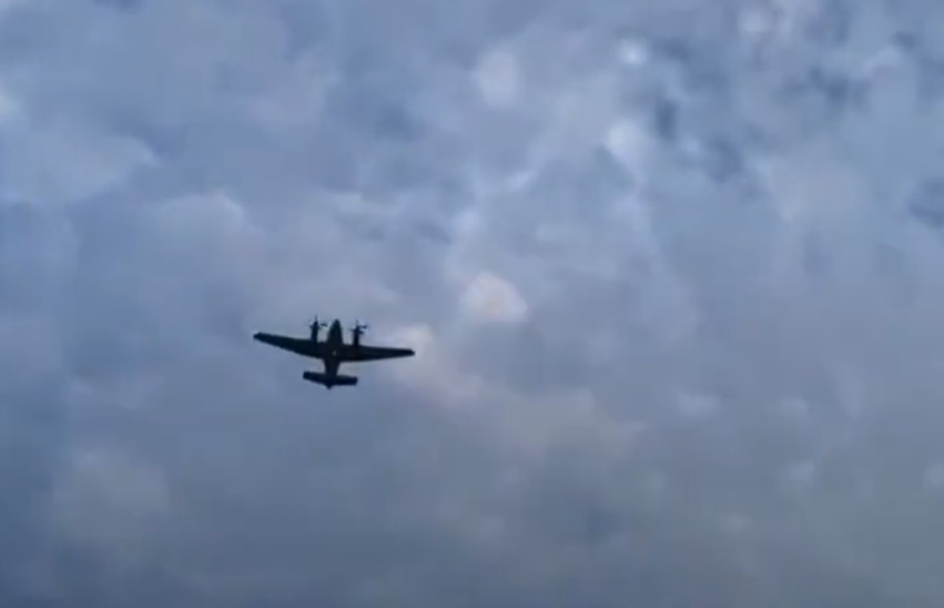 DRAMA U SAD Pilot preti da će srušiti avion u supermarket! (VIDEO)
