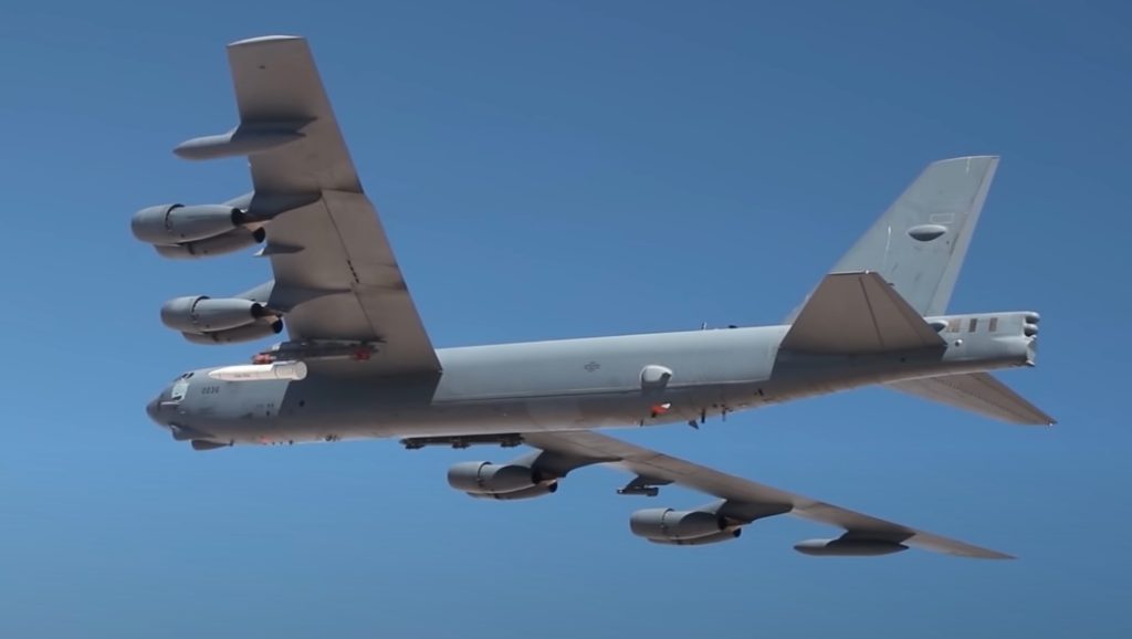 NATO DEMOSTRIRA SILU IZNAD BALKANA Dva američka bombardera B-52 izvešće u ponedeljak niske prelete iznad zemalja regiona!