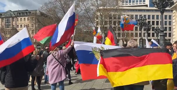 NEMAČKA PROTESTUJE! Skupovi podrške i Rusiji i Ukrajini (FOTO/VIDEO)