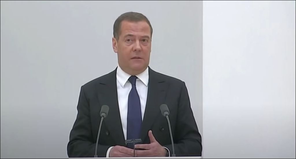 NE NADAJTE SE DA ĆE RUSIJA OSTATI BEZ NAORUŽANJA: Medvedev istakao da Moskva pojačava proizvodnju svih vrsta oružja, ni dronovi neće izostati!