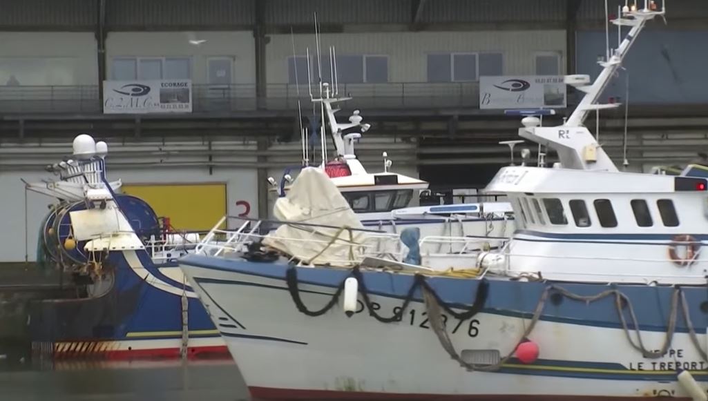 Britanski ribarski brod konačno napušta francuske vode