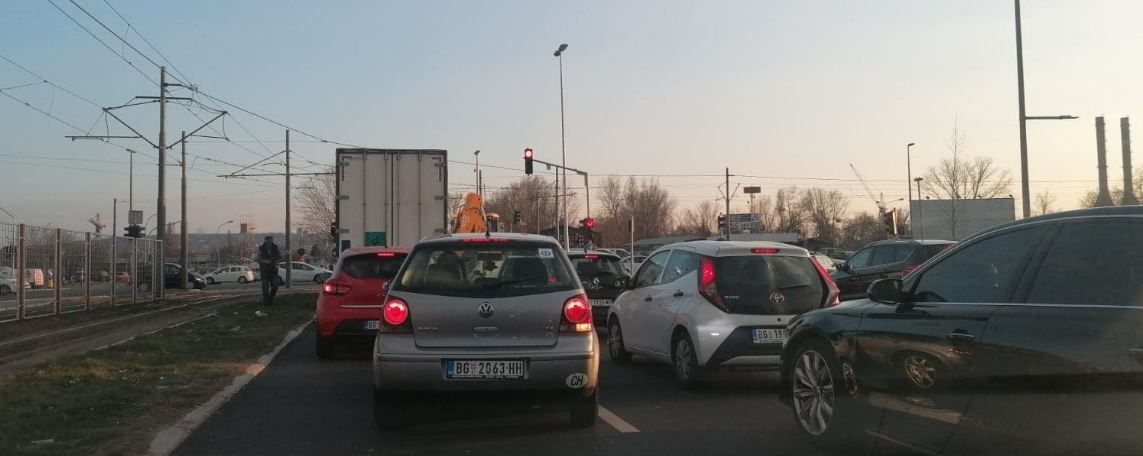 KOLAPS NA AUTOPUTU KA ŠIDU: Udes kod Aerodroma izazvao ogromnu gužvu u saobraćaju