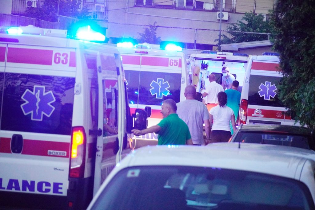 STRAŠAN SUDAR AUTOBUSA I AUTOMOBILA U NIŠU: Šest osoba povređeno, policija na licu mesta!