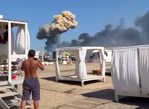 DETALJI EKSPLOZIJA NA KRIMU Ministarstvo odbrane Rusije saopštilo je da je eksplodirala avio municija na teritoriji aerodroma Saki! (VIDEO)