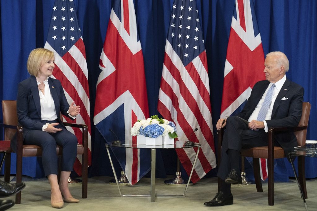 Britanska premijerka Liz Tras i predsednik SAD Džozef Bajden saglasni u osudi izjava Vladimira Putina!