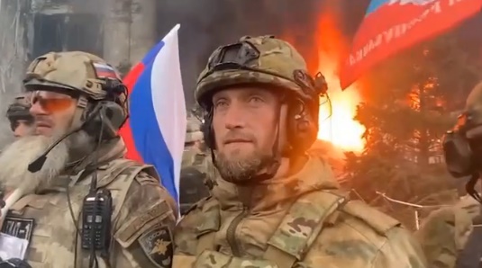 NOVI SNIMAK IZ UKRAJINE Kadirov poručio: MARIUPOLJ JE PAO, grad je slobodan od ukrajinskih nacista! (VIDEO)