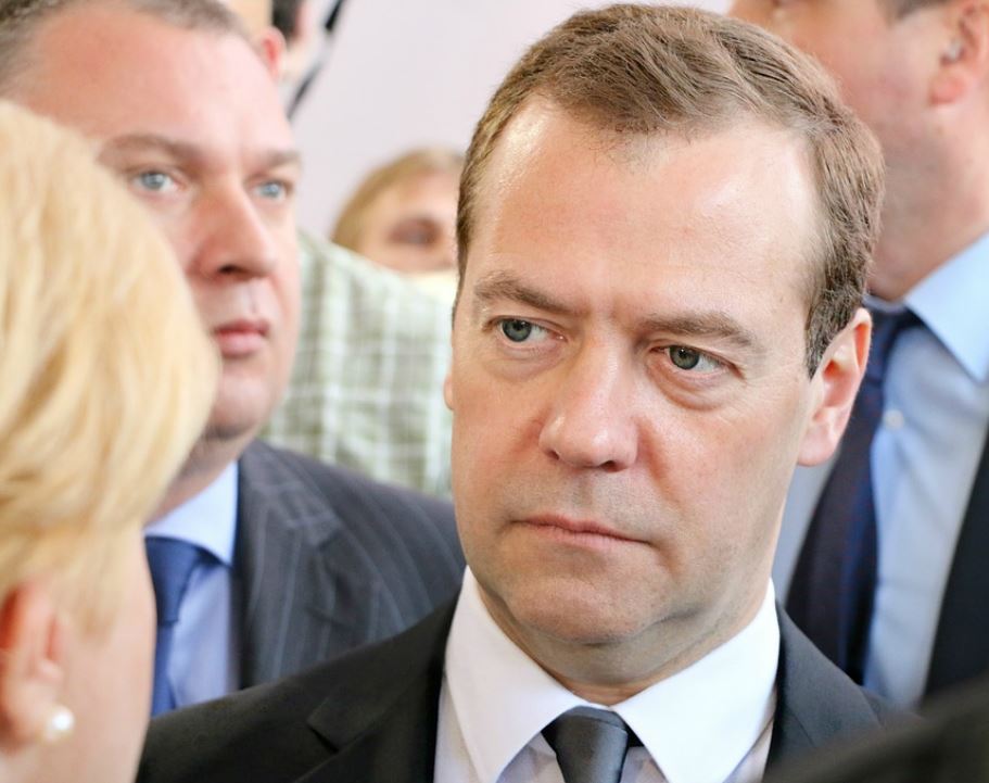 Oglasio se Medvedev o OSTAVCI Džonsona