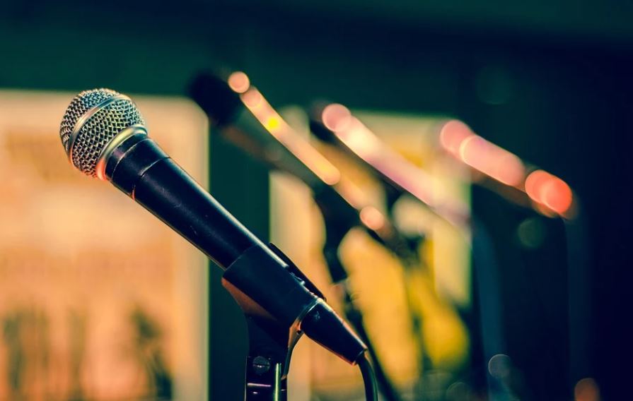 SLIKAO SE NAG, ŽENIO SE 10 PUTA, ZBOG OVOGA DOBIO ZATVORSKU KAZNU! Buran život pevača Hašima Kučuka Hokija: Od džamije do Amerike
