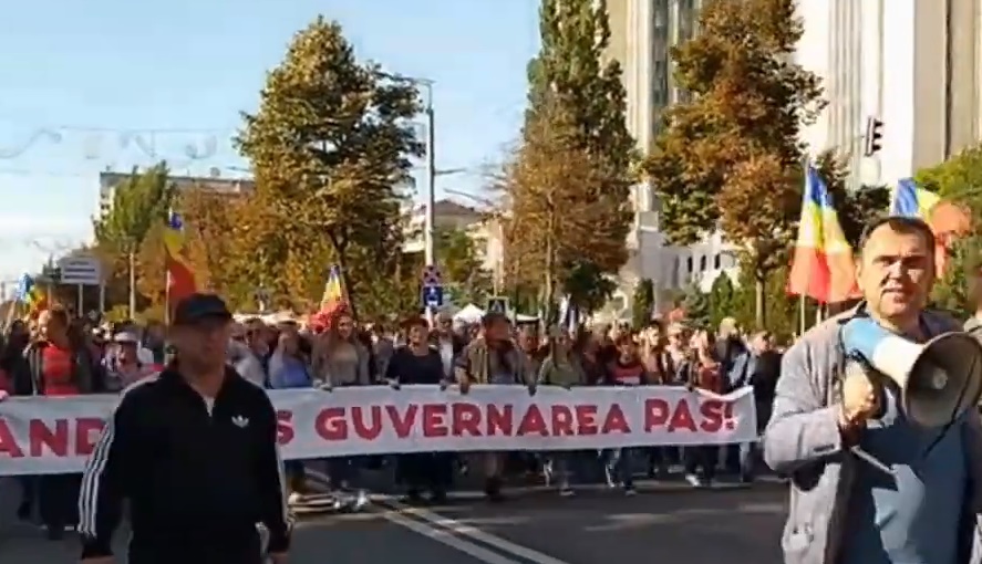 Protesti u prestonici Moldavije, građani digli glas protiv vlade i predsednice Maje Sandu! (VIDEO)