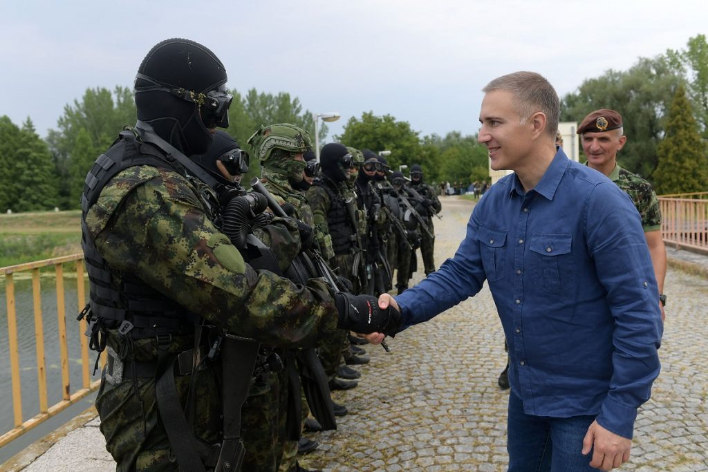 Ministar odbrane Nebojša Stefanović obišao je rečne diverzante bataljona „Grifoni“!