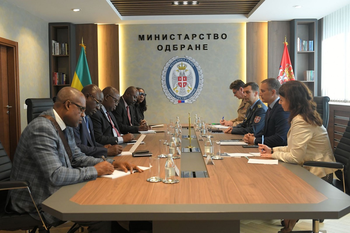 Ministar Stefanović razgovarao je sa šefovima diplomatija Gabonske Republike i Kraljevine Esvatini!