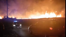 UGAŠEN POŽAR U FUTOGU: Cele noći 17 ekipa vatrogasaca se borilo sa vatrenom stihijom
