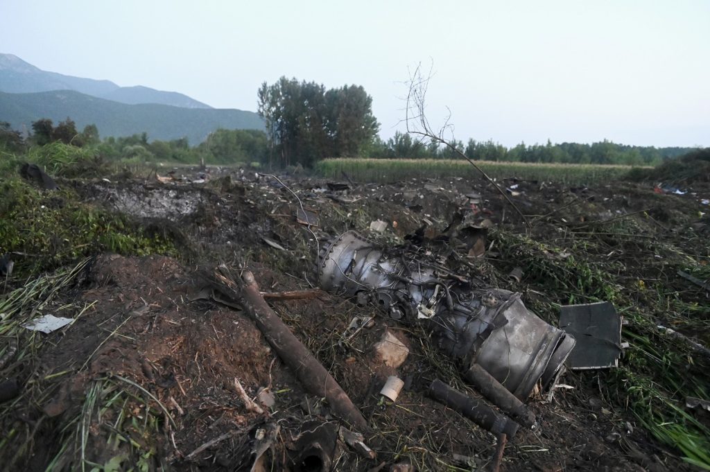 POGINULO 68 OSOBA U STRAVIČNOJ AVIONSKOJ NESREĆI U NEPALU: Potraga za još četvoro putnika nastavlja se sutra