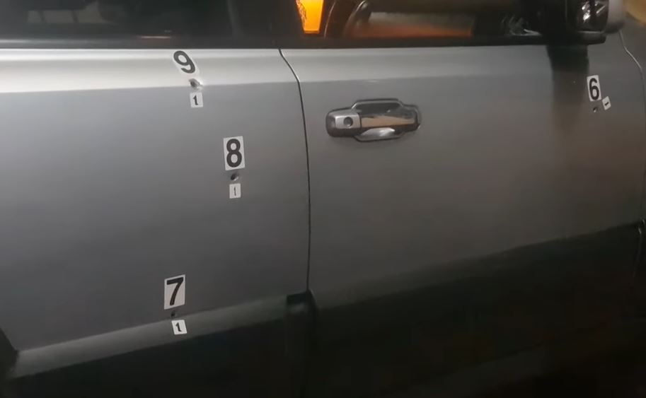 PUCNJAVA U ZVEČANU! Izrešetan auto Milana Ivanovića (VIDEO)