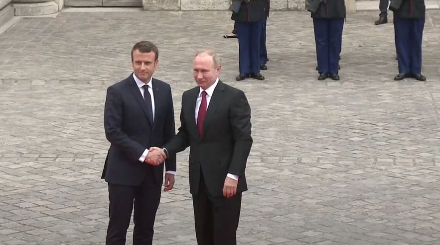 Putin i Makron razgovarali o razvoju situacije u Ukrajini