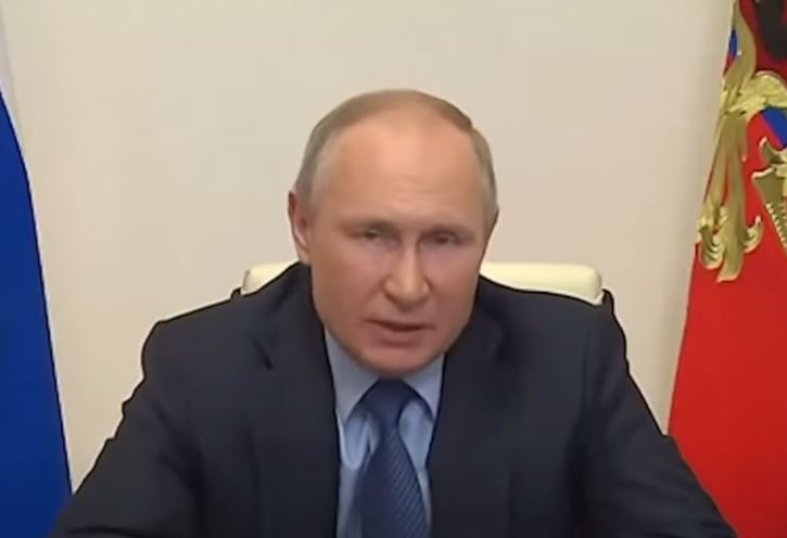 Vladimir Putin dodelio rusko državljanstvo Snoudenu