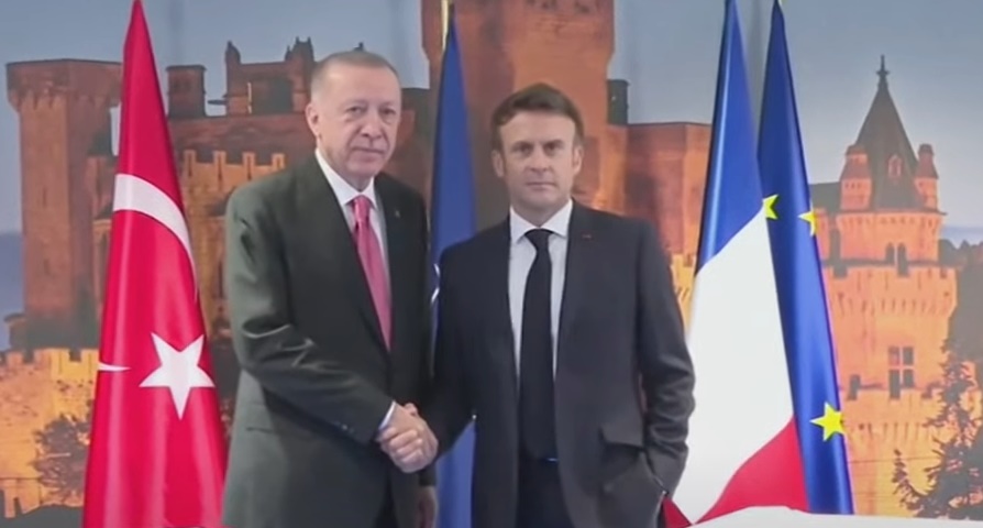 RAZGOVOR MAKRONA I ERDOGANA Predsednici Francuske i Turske razgovarali su telefonom o odnosima dve zemlje i regionalnim pitanjima!