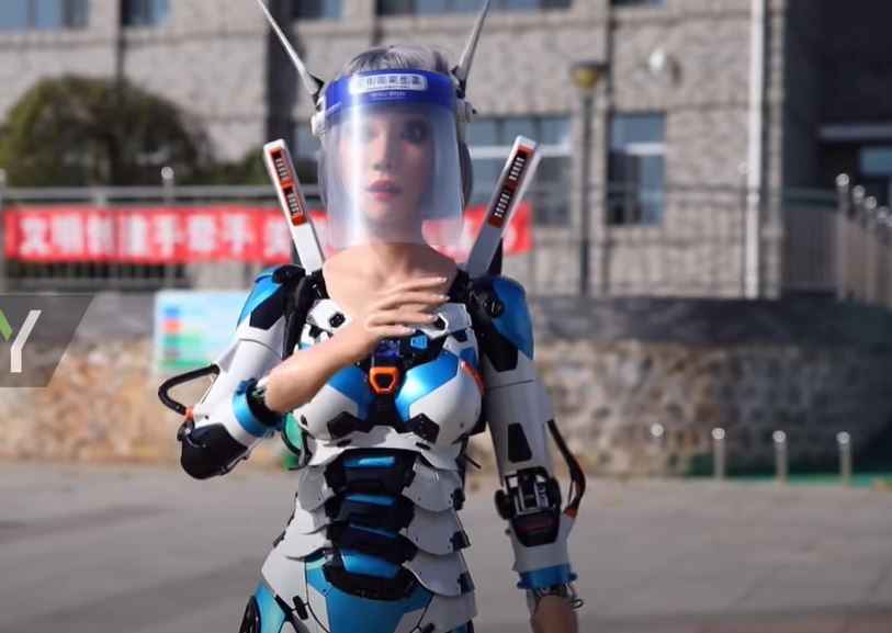 Kineze na testiranje dočekuje robot