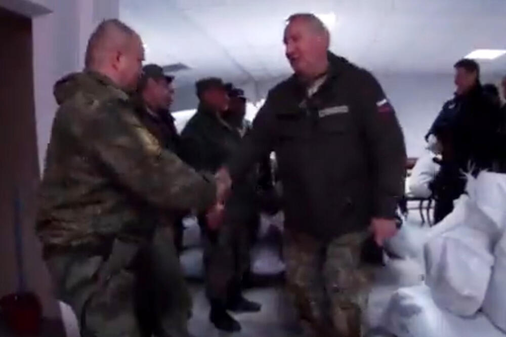 ROGOZIN SE KONAČNO POJAVIO PRED SVETOM: Sa oznakom KOSMOS u uniformi i sa oružjem stigao u Donbas! (VIDEO)