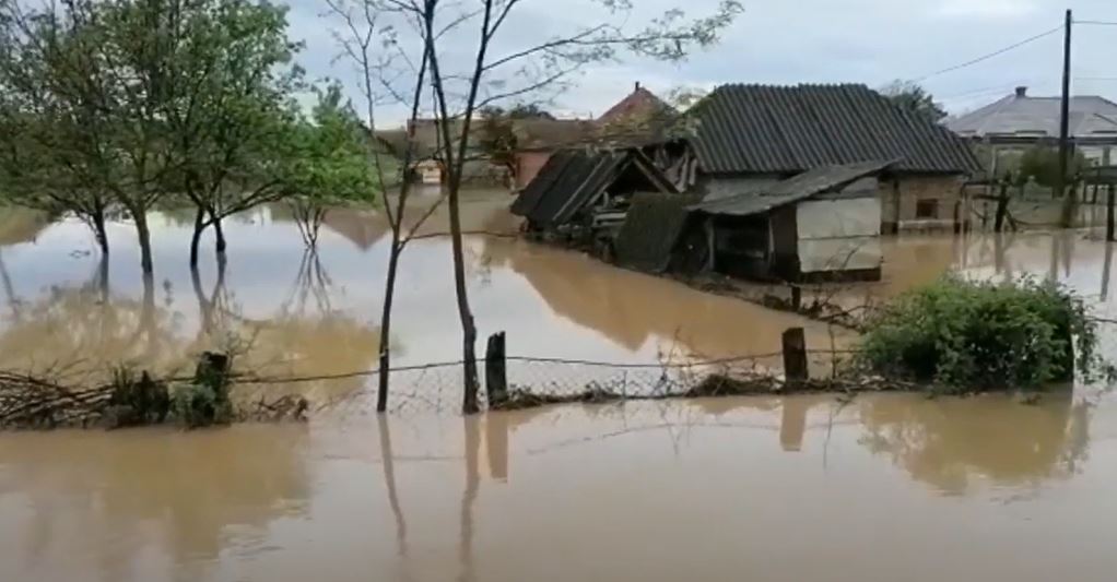 POPLAVE U RUMUNIJI: Pod vodom 15 okruga!