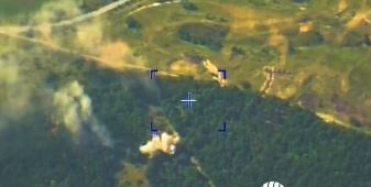Objavljen snimak uništavanja ukrajinske samohodne haubice „Msta-S“ od strane artiljeraca grupe „O“ (VIDEO)
