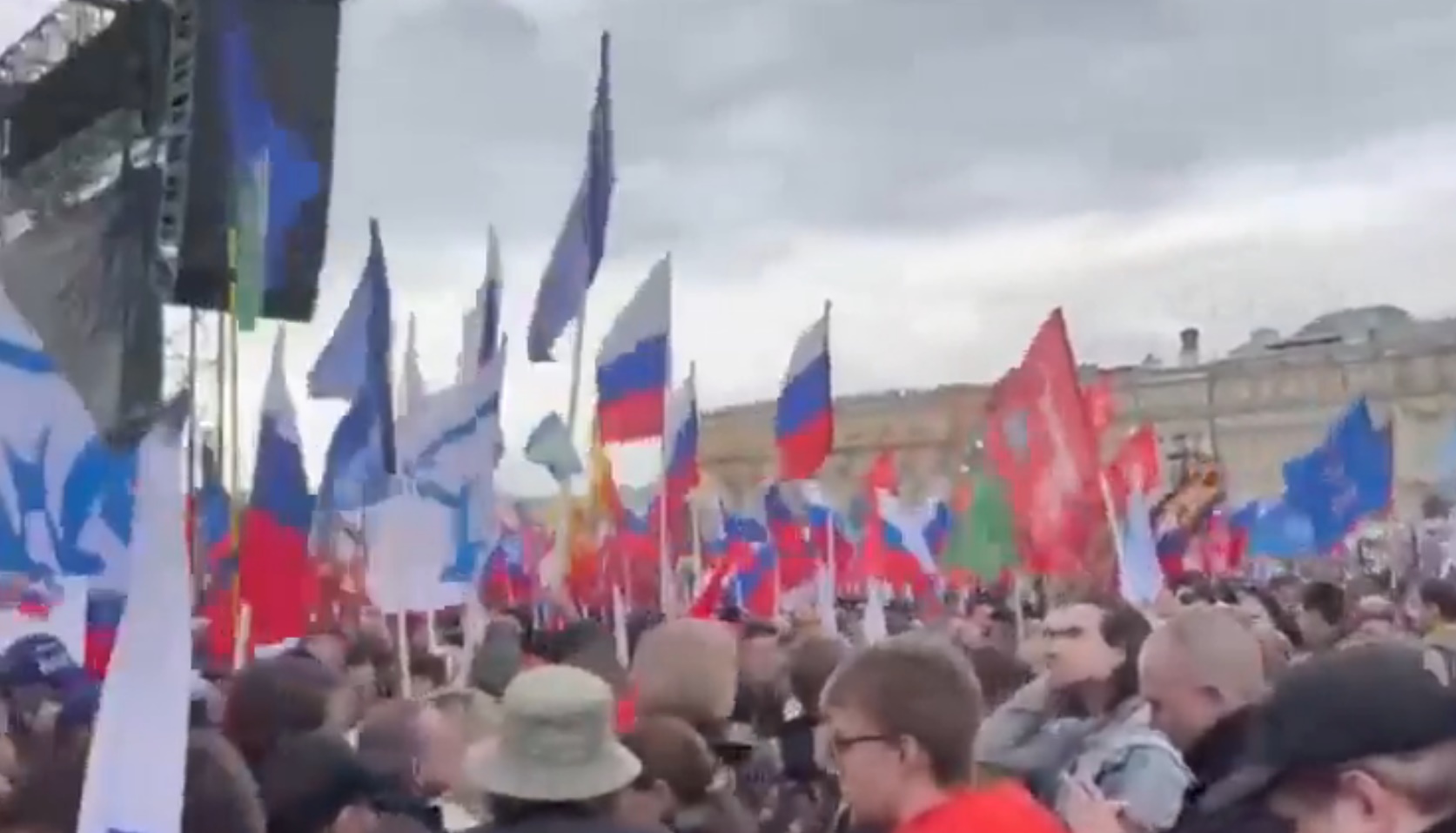 Oko 50.000 ljudi okupilo se u Moskvi kako bi dalo podršku referendumima: "Ne ostavljamo svoje!" (VIDEO)