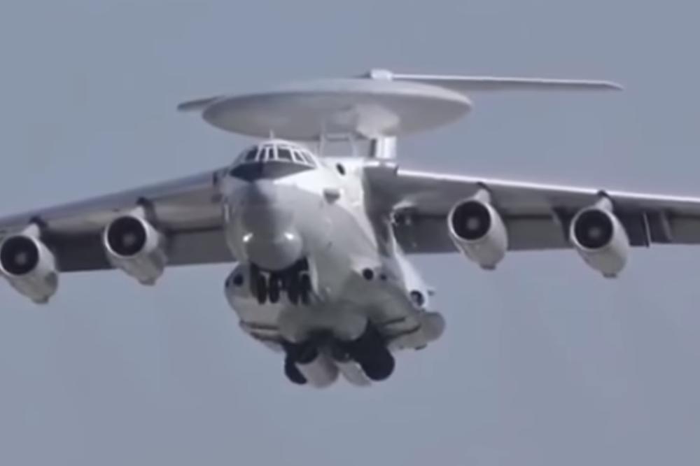 STRADAO RUSKI AVAKS A-50U: U napadu dronovima uništeni prednji deo aviona i antena! (VIDEO)