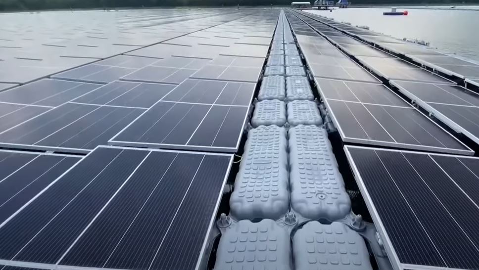 ČUDO U SINGAPURU! Plutajuća solarna elektrana veličine 45 fudbalskih terena