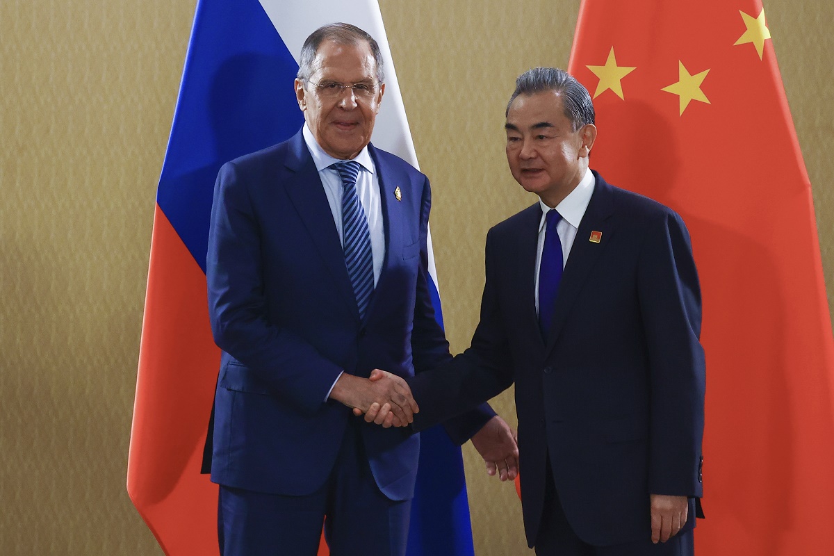 Razgovor Jija i Lavrova na samitu G20: "Stav Rusije da ne treba voditi nuklearni rat pokazuje racionalnost i odgovornost!"