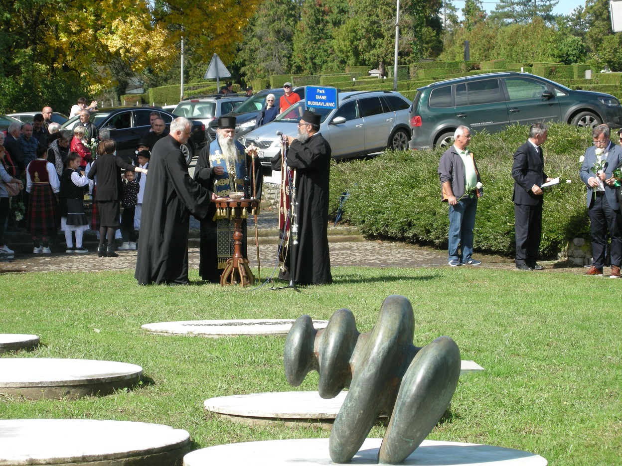 Na Dečijem groblju u Sisku obeležena je 80. godišnjica stradanja