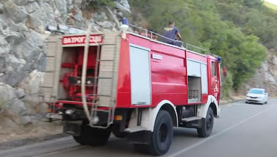 POŽAR SE OTEO KONTROLI Vatra se proširila ka naseljima Herceg Novog u Crnoj Gori!