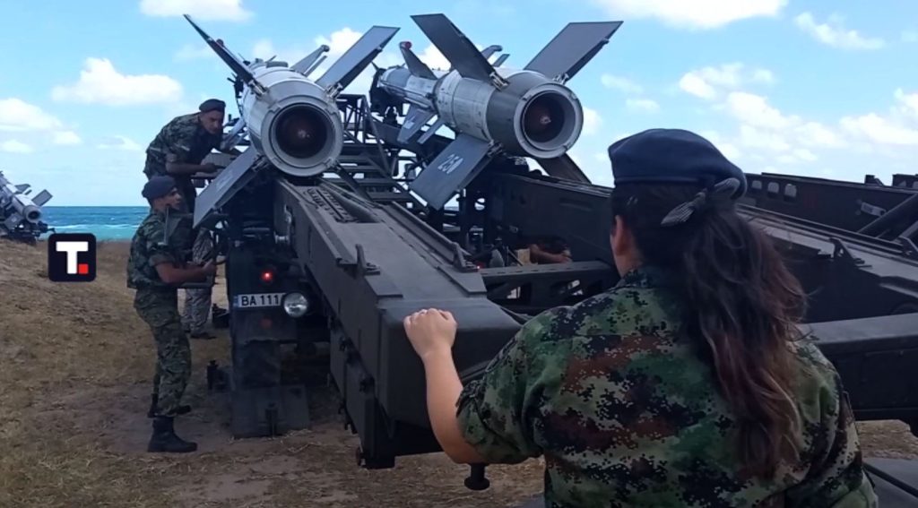 „VIDEĆETE KAKO TUKU SRPSKE RAKETE, DIŽEMO I HELIKOPTERE“ Vrhovni komandant Vojske Srbije najavio akciju „Vatreni štit 2022“