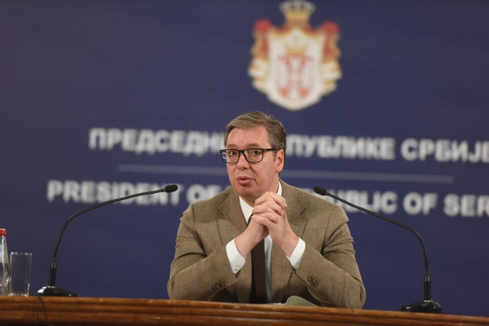 UŽIVO OBRAĆANJE VUČIĆA IZ PREDSEDNIŠTVA: „Prištinski režim pokušava da iskoristi raspoloženje u svetu, u kojem misle da mogu da igraju na kartu „veliki Putin je naredio malom Putinu“