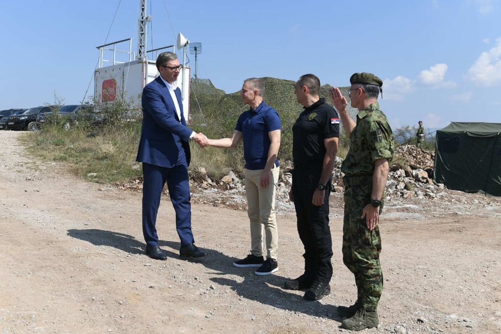 VUČIĆ: Izvanredna koordinacija, pripremljenost i obučenost naših snaga bezbednosti! Čestitam i veliko hvala za trud, hrabrost i ljubav prema otadžbini! (FOTO)