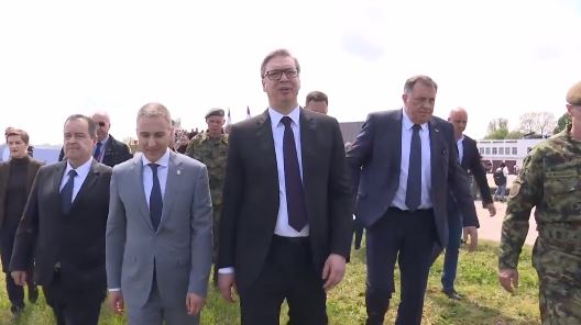 PREDSEDNIK VUČIĆ OBJAVIO VIDEO SA „ŠTITA 2022“: Ponosan sam na našu vojsku, neka živi Srbija! (VIDEO)