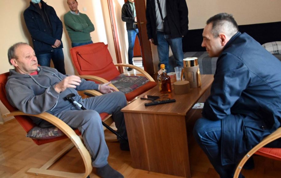 Ministar Vulin obišao muškarca opljačkanog na Zvezdari