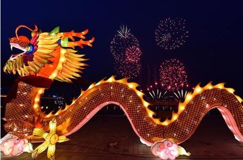 SPEKTAKL SA BEOGRADA NA VODI: Tradicionalnom svetlosnom magijom otvoren Kineski festival (FOTO)