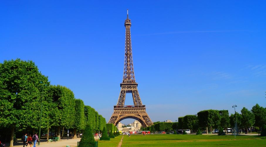 PORASLA AJFELOVA KULA! Najpoznatiji znak Pariza viši za 6 metara, a ovo je razlog