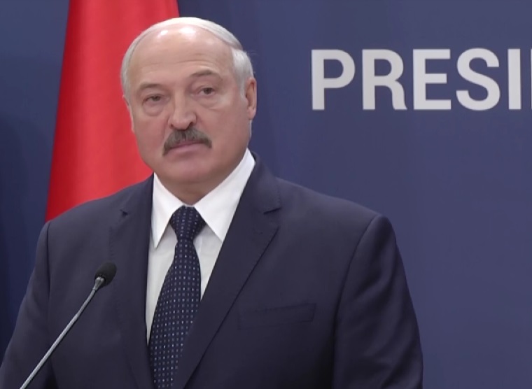 MORATE DA SE KREĆETE, A NE DA PLAČETE! Lukašenko poručio Zapadu: Nećete uspeti da nas bacite na kolena