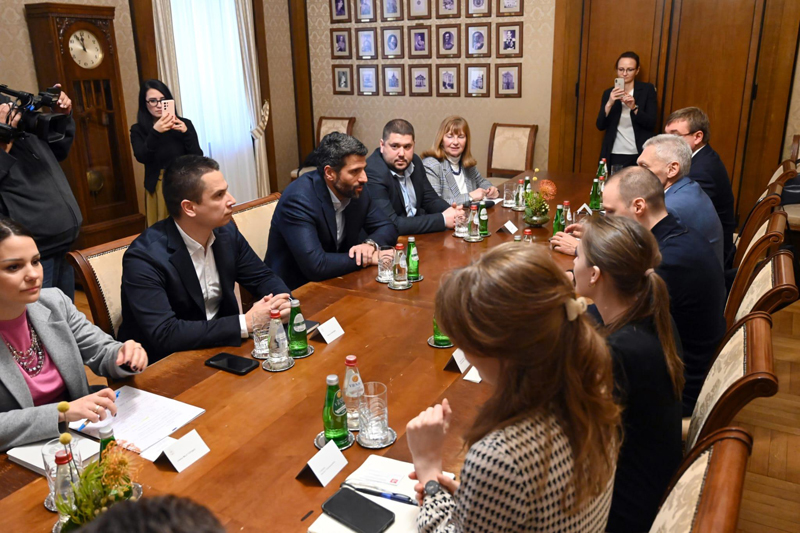 ŠAPIĆ SE SASTAO SA DELEGACIJOM MOSKVE: Odnos srpskog i ruskog naroda vekovima nepromenjen (FOTO)