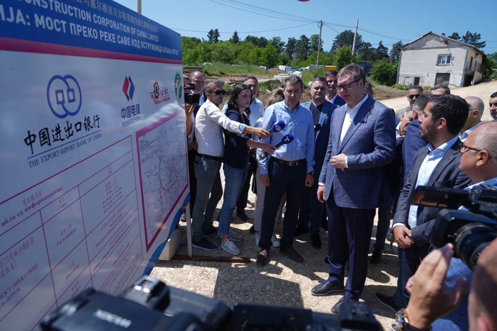 VUČIĆ NA OBILAZNICI KOD BUBANJ POTOKA: Ovo je žila kucavica za celu Srbiju (FOTO/VIDEO)