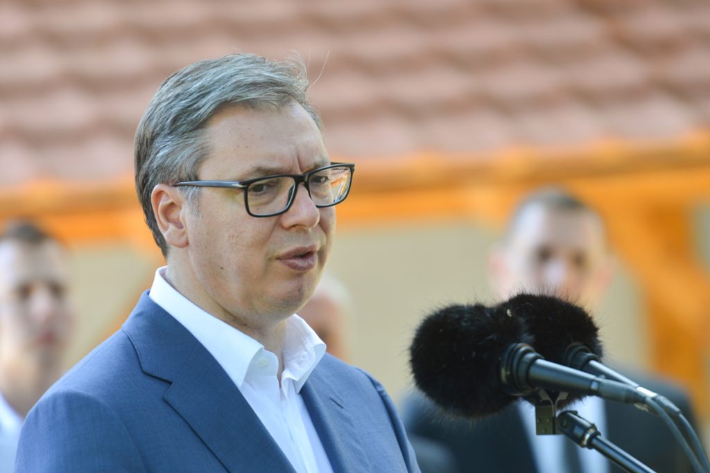 LJUDI ĆE OSETITI ZNAČAJNE POMAKE! Vučić u Ivanjici najavio pet miliona evra za putnu infrastrukturu