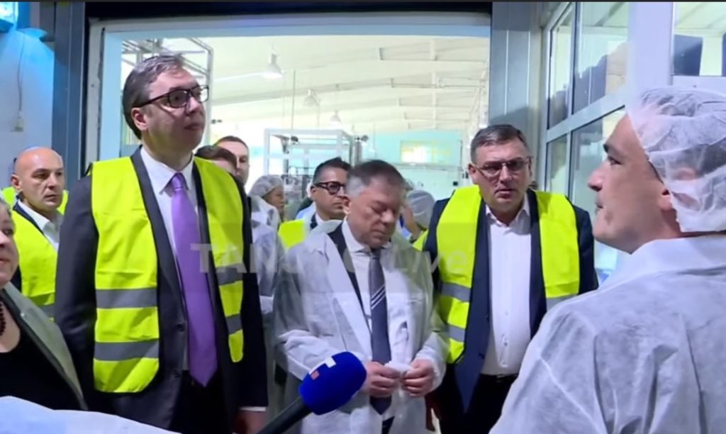 PREDSEDNIK SRBIJE NA VAŽNOM DOGAĐAJU: Vučić na otvaranju punionice gazirane vode u Neresnici, dočekan GROMOGLASNIM APLAUZOM (VIDEO)