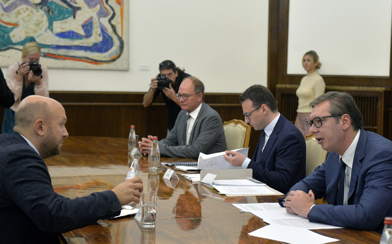 VUČIĆ SA SARACINOM O NASTAVKU DIJALOGA BEOGRADA I PRIŠTINE: Srbija nastavlja sa politikom odgovornog pristupa regionalnim pitanjima