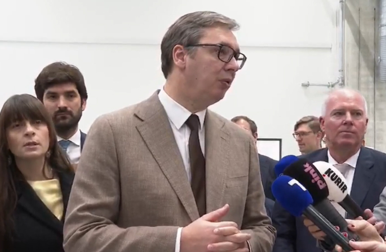 VUČIĆ U NOVOJ PAZOVI NA SVEČANOM OTVARANJU NOVOG OBJEKTA NEMAČKOG GIGANTA: "Ovo je velika stvar za Srbiju